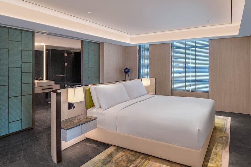DoubleTree by Hilton Bangkok Ploenchit Review: The Hotel Every Guest-Friendly List Still Calls Majestic Grande