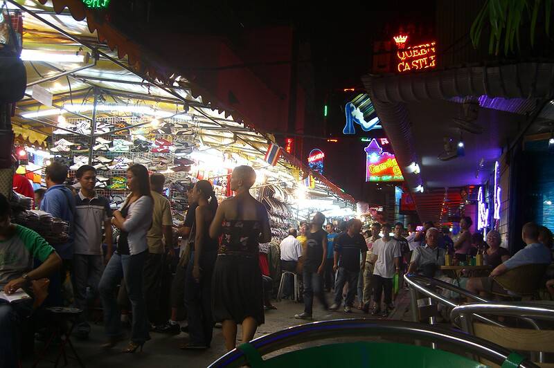 Guest-Friendly Hotels Near Patpong (Silom & Surawong)