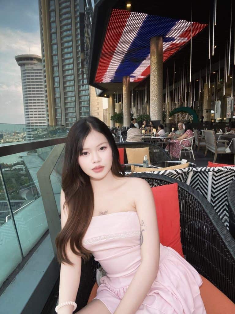 Smile Massage Bangkok masseuse