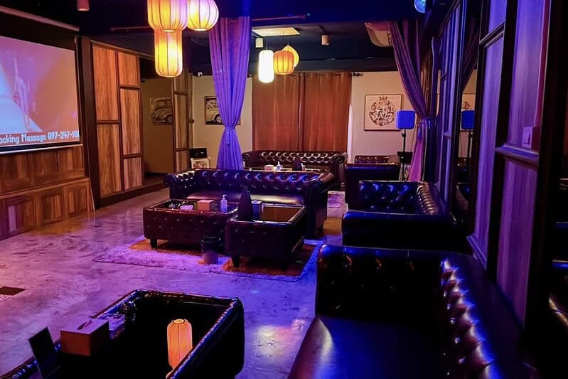 Stocking Massage Bangkok: Phrom Phong Nuru With a Gimmick (2026)