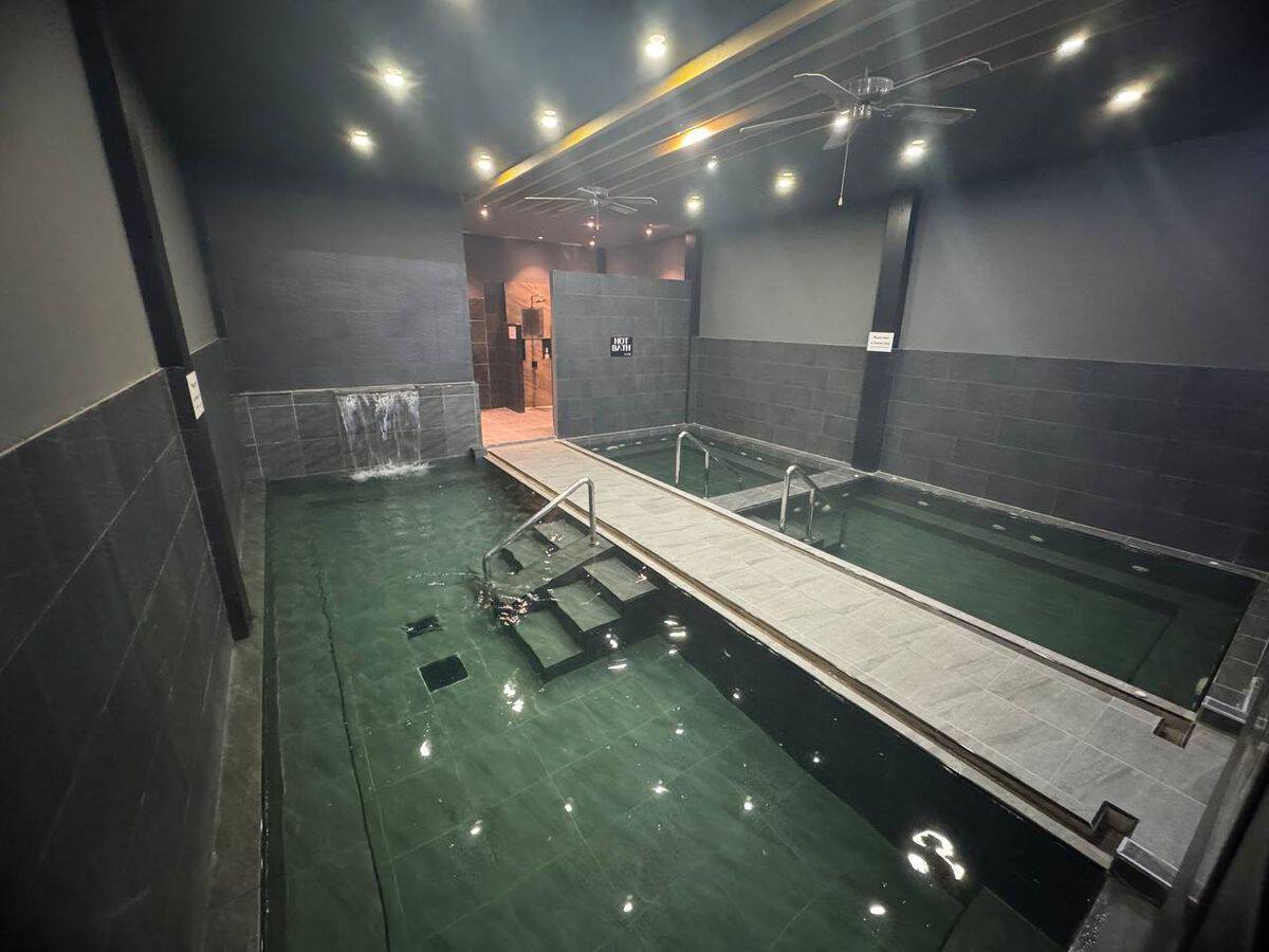 Suwon Men's Spa sauna and jacuzzi