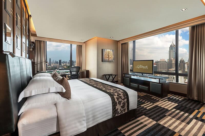 The Landmark Bangkok Review: Guest Policy, the Door Screen & Whether It’s Worth 5-Star Money