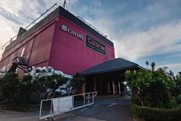 The Colonze Massage & Entertainment building on Rama 9 Road, Bangkok, with its signage and porch
