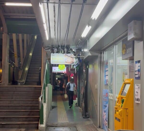 Passage beside the BTS Thong Lo stairs leading to Snow White Massage, Sukhumvit Road, Bangkok